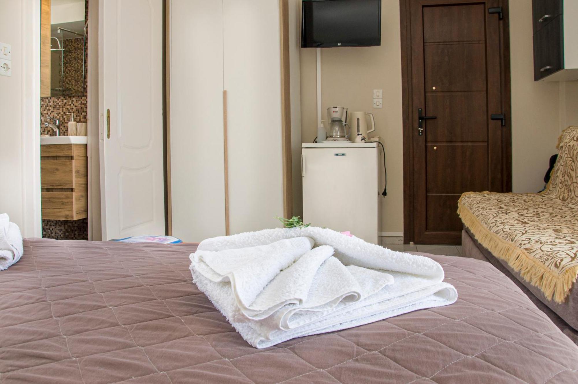 Christina Rooms Adamantas  ภายนอก รูปภาพ