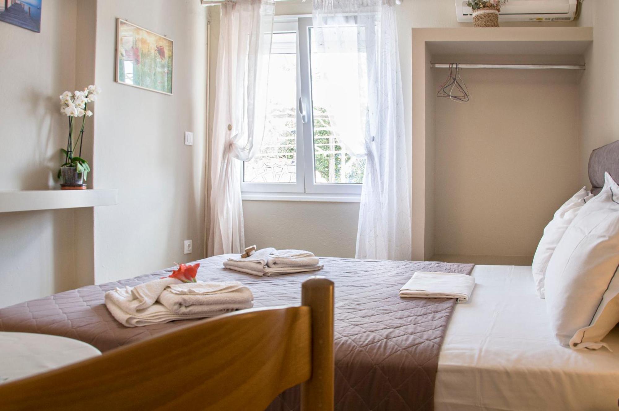 Christina Rooms Adamantas  ภายนอก รูปภาพ