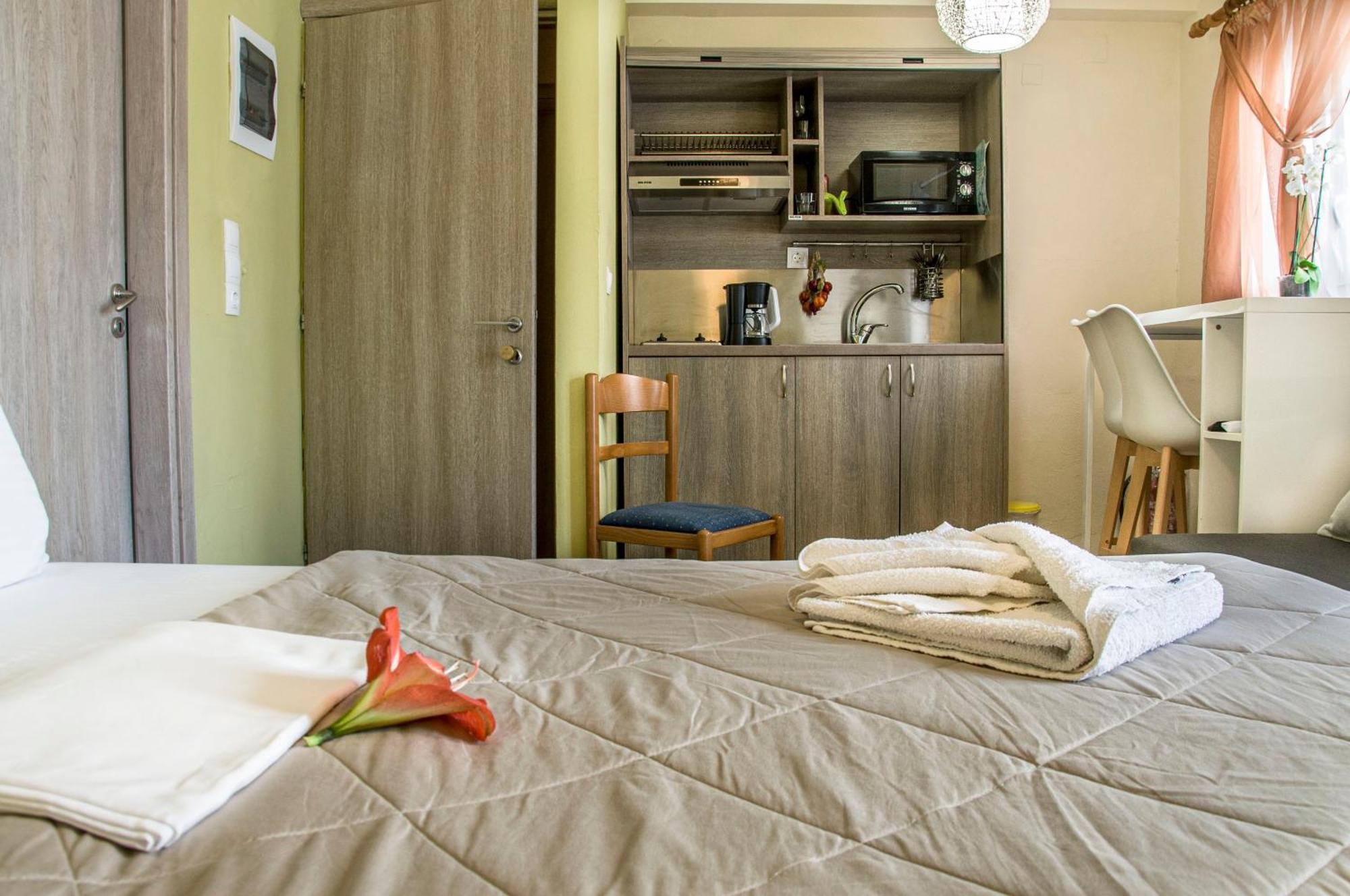 Christina Rooms Adamantas  ภายนอก รูปภาพ