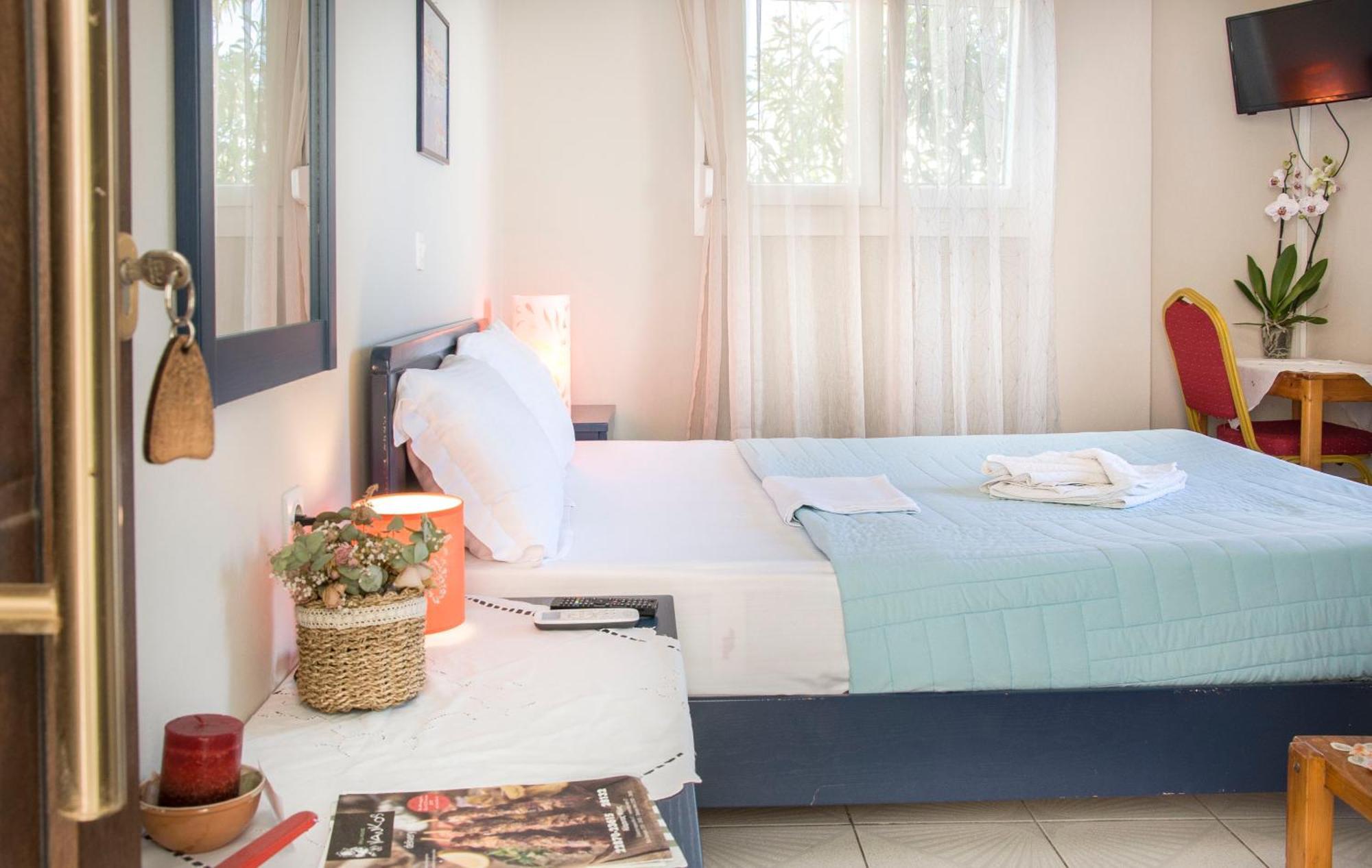 Christina Rooms Adamantas  ภายนอก รูปภาพ
